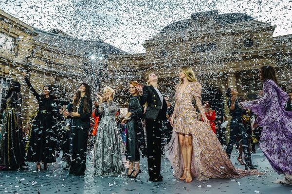 (From 2ndL) US actress Andie MacDowell, British singer Cheryl, Cuban-US singer Camilla Cabello, British actress Helen Mirren, British singer Geri Horner, US actres Amber Heard, Dutch model Doutzen Kroes and Ethiopian model Liya Kebede present creations for L'Oreal during the Women's Spring-Summer 2020 Ready-to-Wear collection fashion show at the Monnaie de Paris, in Paris on September 28, 2019.  - Sputnik International