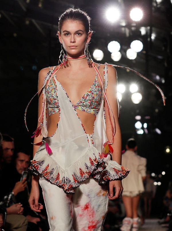 Model Kaia Gerber presents a creation by designer Isabel Marant as part of her Spring/Summer 2020 women's ready-to-wear collection show during Paris Fashion Week in Paris, France, September 26, 2019.  - Sputnik International