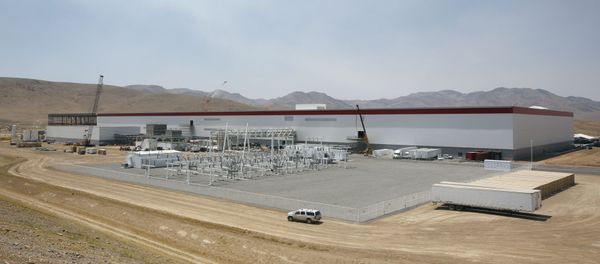 The Tesla gigactory in Sparks, Nevada - Sputnik International