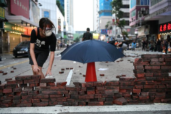 Over 50 People Suspected of Producing Molotov Cocktails Detained in Hong Kong Amid Protests   - Sputnik International