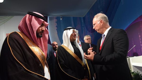 Kirill Dmitriev, Chief Executive Officer, Russian Direct Investment Fund (RDIF) and His Royal Highness Prince Abdulaziz bin Salman bin Abdulaziz Al Saud — Minister of Energy, Industry and Mineral Resources of the Kingdom of Saudi Arabia ahead of RDIF Panel Session Global Energy: New Alliances at Russian Energy Week - Sputnik International