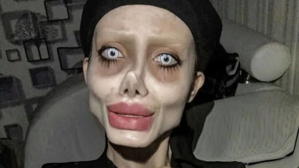 Iran's Instagram Star Sahar Tabar Dubbed Zombie Jolie Iran's Instagram Star Sahar Tabar Dubbed Zombie Jolie - Sputnik International