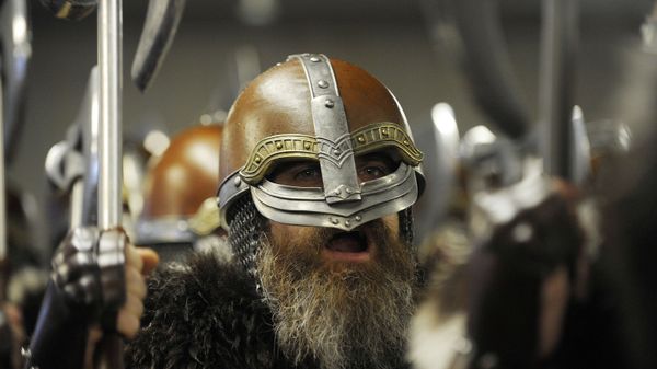 Participants dressed as Vikings wait to start the annual Up Helly Aa festival in Lerwick, Shetland Islands, on January 31, 2017 - Sputnik International