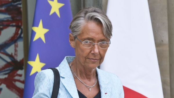 French Junior Minister for Ecology and Solidarity Elisabeth Borne leaves the Cabinet meeting at the Elysee Palace in Paris, France, Friday, Aug. 31, 2018 - Sputnik International