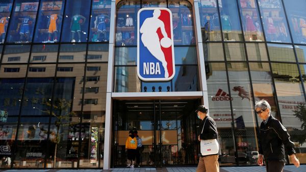 People enter a flagship NBA store at the Wangfujing shopping street in Beijing, China October 8, 2019. - Sputnik International