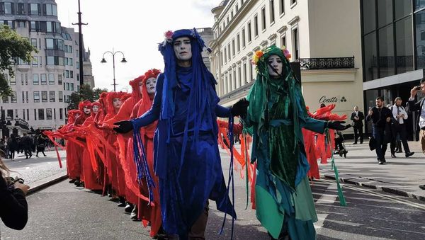 Extinction rebellion demonstrators in London - Sputnik International