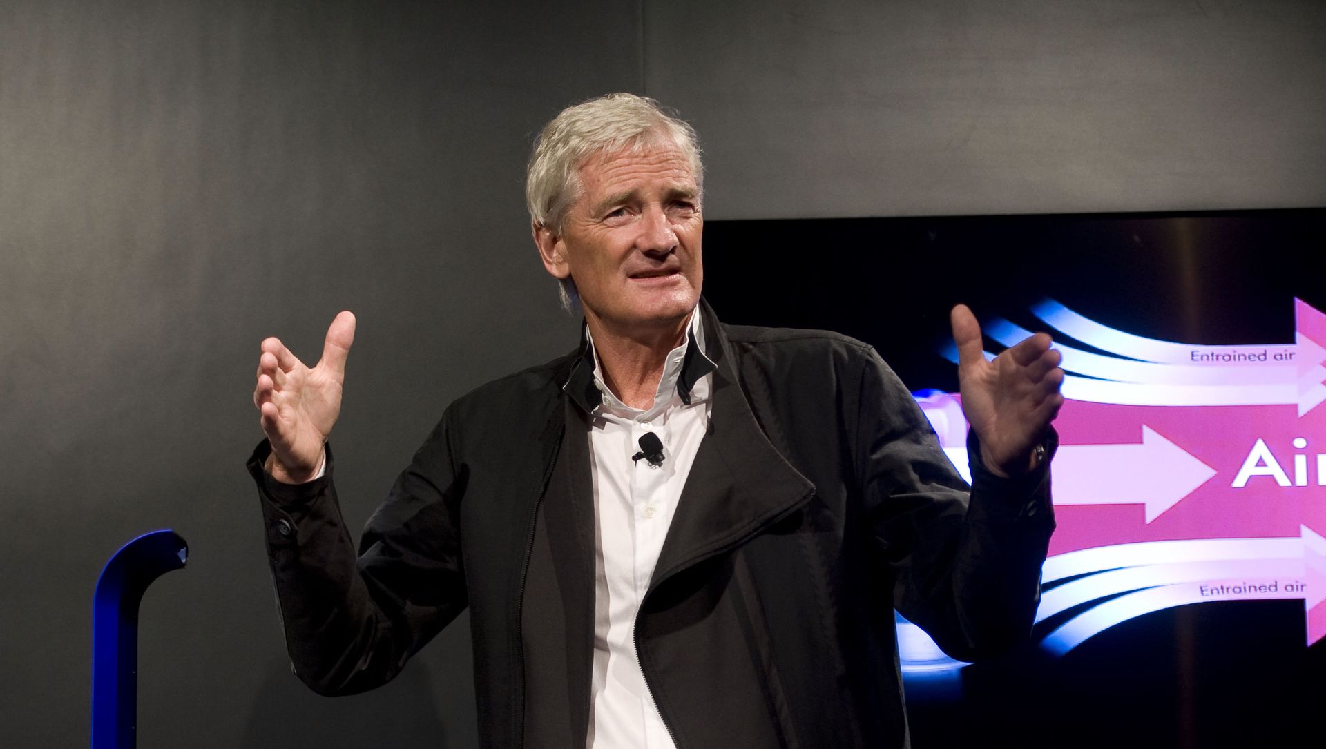 In this Wednesday, Sept., 14, 2011 file photo, Inventor James Dyson launches the Dyson DC41 Ball vacuum and the Dyson Hot heater fan on in New York. In this Wednesday, Sept., 14, 2011 file photo, Inventor James Dyson launches the Dyson DC41 Ball vacuum and the Dyson Hot heater fan on in New York. - Sputnik International, 1920, 21.04.2021