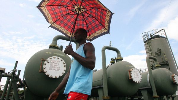 In this Saturday, Oct. 28, 2006 file photo, Former security guard Esakpo Henry visits the oil flow station where he worked before in Eriemu, Nigeria. - Sputnik International