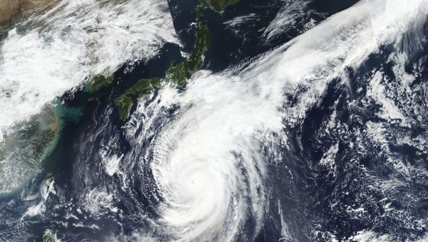 satellite photo taken by NASA-NOAA's Suomi NPP satellite shows typhoon Hagibis approaching Japan - Sputnik International