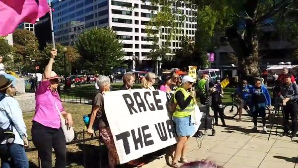Dozens of protesters gathered in downtown Washington, DC on 11 October 2019 to raise their voices against the US war machine and urge President Donald Trump to stop sending troops to other countries. - Sputnik International