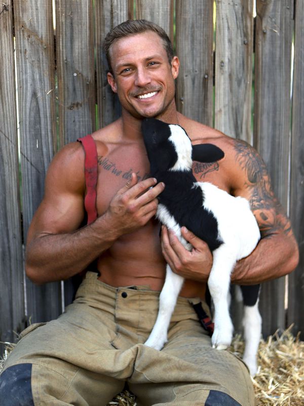 Super Hot: Australian Firemen Get Undressed for Steamy Calendar Super Hot: Australian Firemen Get Undressed for Steamy Calendar - Sputnik International