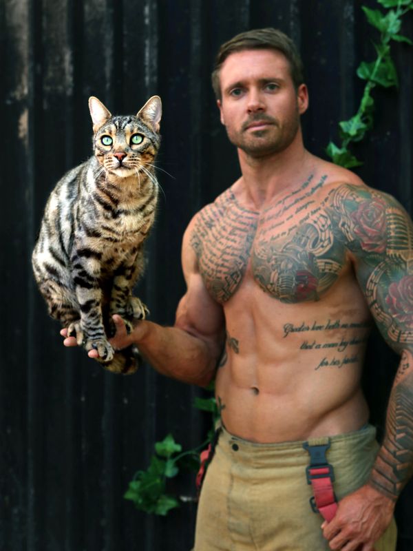 Super Hot: Australian Firemen Get Undressed for Steamy Calendar Super Hot: Australian Firemen Get Undressed for Steamy Calendar - Sputnik International