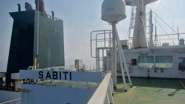 Iranian oil tanker Sabiti was hit by suspected missile strikes near the Saudi port of Jeddah, causing oil to leak into the Red Sea - Sputnik International