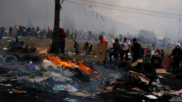 Demonstrators clash with security forces over Ecuador's President Lenin Moreno's austerity plan, in Quito, Ecuador October 12, 2019.  - Sputnik International