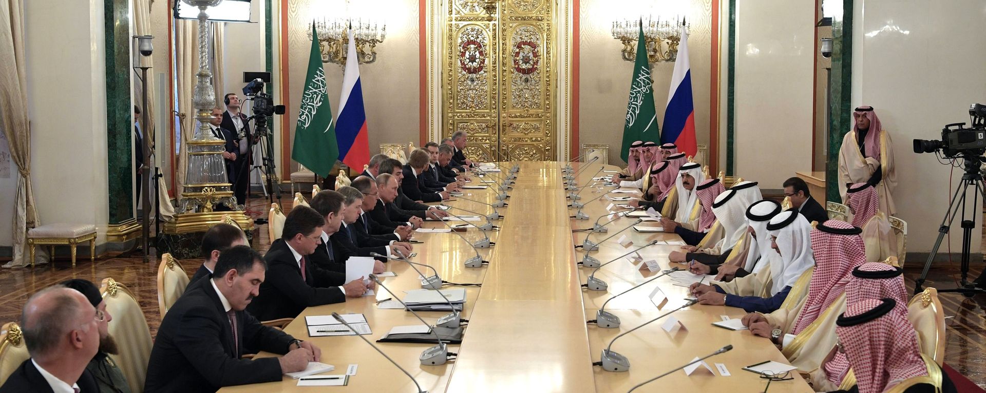 Russian President Vladimir Putin's talks with King Salman bin Abdulaziz Al Saud of Saudi Arabia - Sputnik International, 1920, 19.01.2023