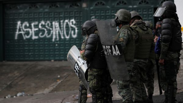 Soldiers gather during protests against Ecuador's President Lenin Moreno's austerity measures, in Quito, Ecuador October 13, 2019.  - Sputnik International