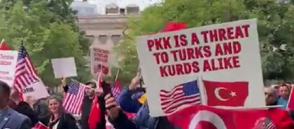 Dozens of people on Sunday, 13 October 2019, gathered in the vicinity of the White House in Washington DC to protest the Trump administration's stance on the ongoing Turkish military offensive in northern Syria. - Sputnik International