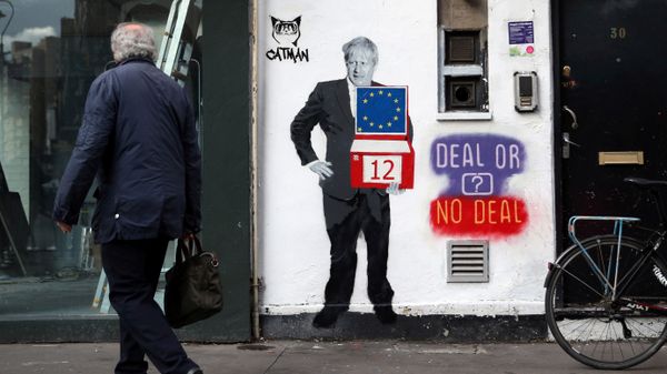 A man walks past a mural depicting Britain's Prime Minister Boris Johnson on the side of a residential building in London, Britain, October 15, 2019 A man walks past a mural depicting Britain's Prime Minister Boris Johnson on the side of a residential building in London, Britain, October 15, 2019 - Sputnik International