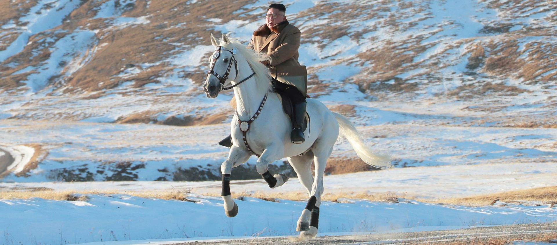 North Korean leader Kim Jong Un rides a horse during snowfall in Mount Paektu in this image released by North Korea's Korean Central News Agency (KCNA) on October 16, 2019 North Korean leader Kim Jong Un rides a horse during snowfall in Mount Paektu in this image released by North Korea's Korean Central News Agency (KCNA) on October 16, 2019 - Sputnik International, 1920, 16.10.2019