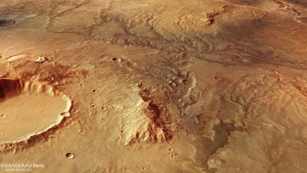 ESA's Mars Express orbiter has captured some stunning images of dry riverbeds on Mars ESA's Mars Express orbiter has captured some stunning images of dry riverbeds on Mars - Sputnik International