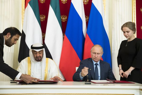 Token of Appreciation: Russian Embassy in UAE Comments on Putin's Unusual Emirati Car Escort - Sputnik International
