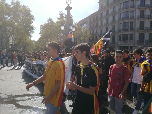 Photos: Thousands of Students March in Barcelona as Nationwide Protests Over Court Ruling Continue Photos: Thousands of Students March in Barcelona as Nationwide Protests Over Court Ruling Continue - Sputnik International