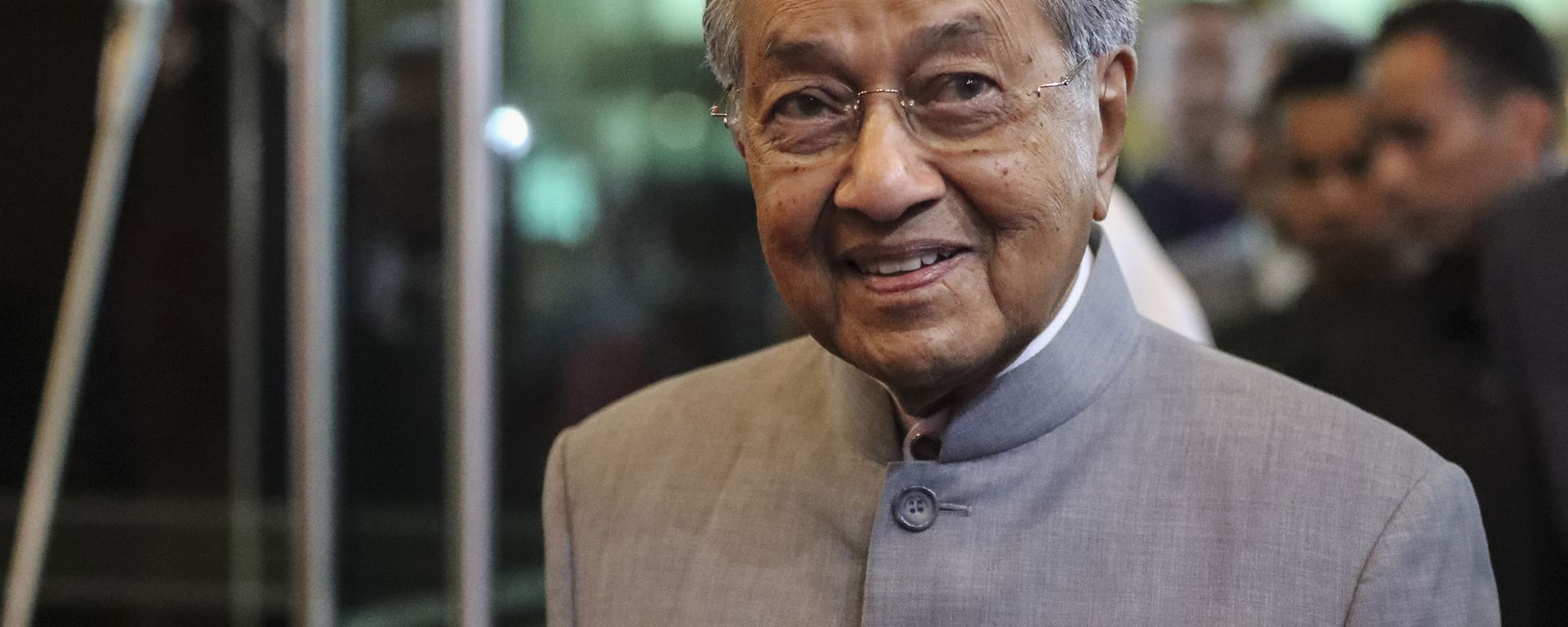 Malaysian Prime Minister Mahathir Mohamad arrives upon delivering a televised speech to the nation in conjunction with the coalition's first anniversary in power in Putrajaya, Malaysia, Thursday, May 9, 2019 Malaysian Prime Minister Mahathir Mohamad arrives upon delivering a televised speech to the nation in conjunction with the coalition's first anniversary in power in Putrajaya, Malaysia, Thursday, May 9, 2019 - Sputnik International, 1920, 24.02.2020