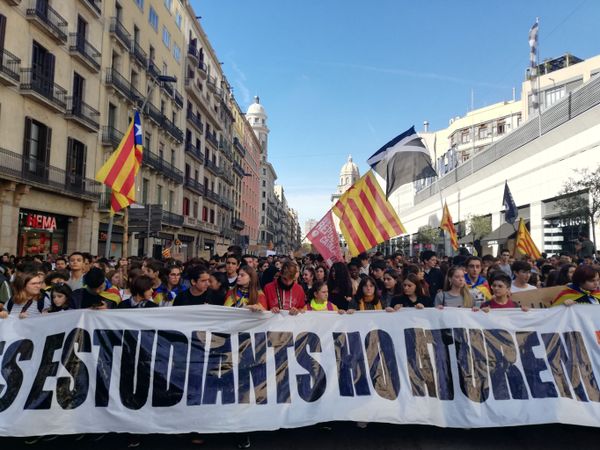 Photos: Thousands of Students March in Barcelona as Nationwide Protests Over Court Ruling Continue Photos: Thousands of Students March in Barcelona as Nationwide Protests Over Court Ruling Continue - Sputnik International