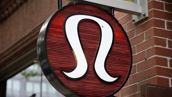 FILE - This June 5, 2017, file photo, shows a Lululemon Athletica logo outside a store on Newbury Street in Boston. Lululemon Athletica Inc. reports earnings on Thursday, May 31, 2018. (AP Photo/Steven Senne, File) - Sputnik International