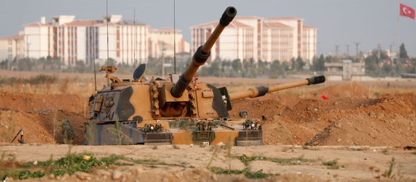 A Turkish army howitzer is positioned near the Turkish-Syrian border in Sanliurfa province, Turkey, October 17, 2019 A Turkish army howitzer is positioned near the Turkish-Syrian border in Sanliurfa province, Turkey, October 17, 2019 - Sputnik International