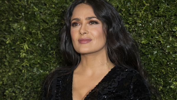 Salma Hayek poses for photographers upon arrival at the Finch Chanel Pre BAFTAs Dinner in London, Saturday, Feb. 9, 2019 - Sputnik International