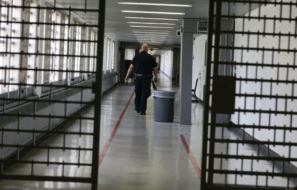 Critics of the plan to replace the Rikers complex with smaller jails say the money should be better spent on fighting the causes of crime. - Sputnik International