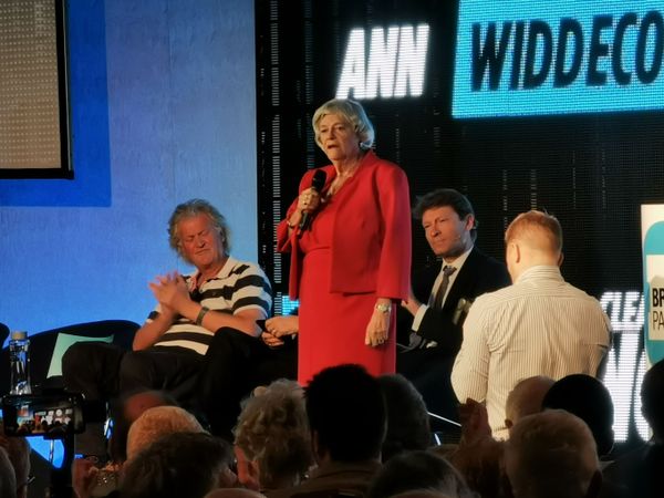 'Shaking the Political Agenda': Highlights From Brexit Party 'Extension Rebellion' Rally in London 'Shaking the Political Agenda': Highlights From Brexit Party 'Extension Rebellion' Rally in London - Sputnik International