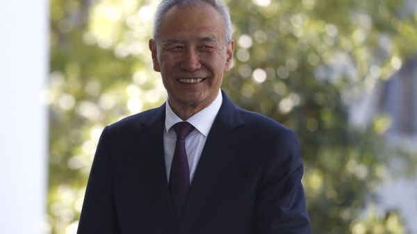 China's Vice Premier Liu He arrives at the West Wing for a meeting with President Donald Trump, Friday, Oct. 11, 2019, at the White House in Washington.  - Sputnik International