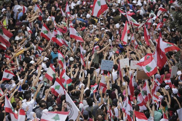 Lebanese President Warns Against Haste in Forming New Cabinet After Hariri's Resignation - Sputnik International
