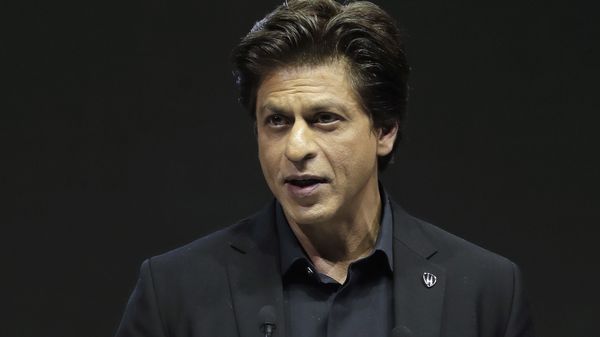 Indian actor Shah Rukh Khan delivers a speech when receiving a Crystal Award during a ceremony on the eve of annual meeting of the World Economic Forum in Davos, Switzerland, Monday, Jan. 22, 2018 - Sputnik International