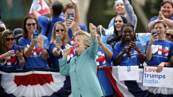 Democratic presidential candidate Hillary Clinton dances as she is introduced at a rally, Saturday, Nov. 5, 2016, in Pembroke Pines, Fla. - Sputnik International