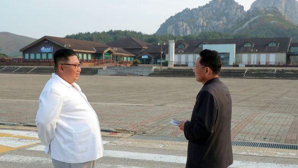 North Korean leader Kim Jong Un inspects the Mount Kumgang tourist resort, North Korea, in this undated picture released by North Korea's Central News Agency (KCNA) on October 23, 2019 - Sputnik International