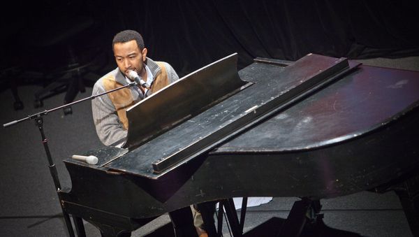  John Legend - Sputnik International