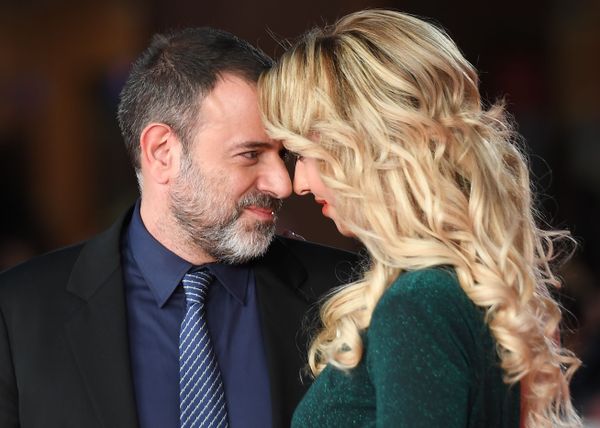 Screenwriter Fausto Brizzi and athlete Silvia Salis on the red carpet before the premiere of Edward Norton's Motherless Brooklyn at the 14th Rome Film Festival - Sputnik International