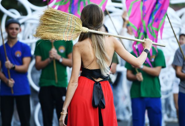 A lady taking part in the Alushta.Green festival of contemporary culture and environment A lady taking part in the Alushta.Green festival of contemporary culture and environment - Sputnik International