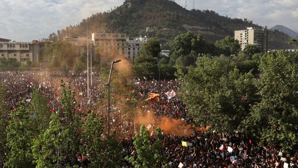 An aerial view shows demonstrators gathering during a protest against Chile's state economic model in Santiago, Chile October 25, 2019.  - Sputnik International