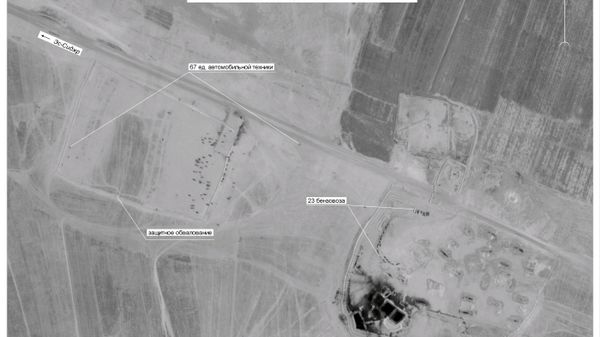 Oil transit vehicles gather near Tall Daman oil station in Syria, 43 km east of Deir ez-Zor - Sputnik International