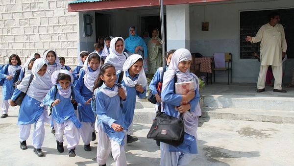 Schoolgirls in playground, Abbottabad, Pakistan - Sputnik International