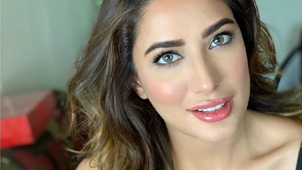 Mehwish Hayat - Sputnik International