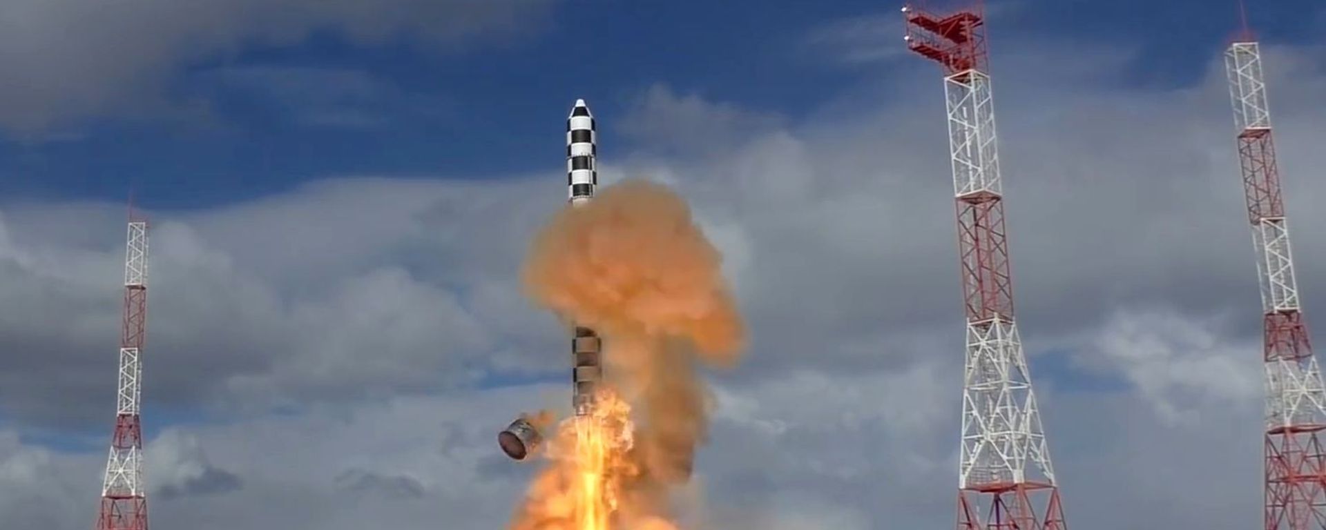 Launch of the Sarmat heavy intercontinental ballistic missile from the Plesetsk launch site - Sputnik International, 1920, 12.05.2026
