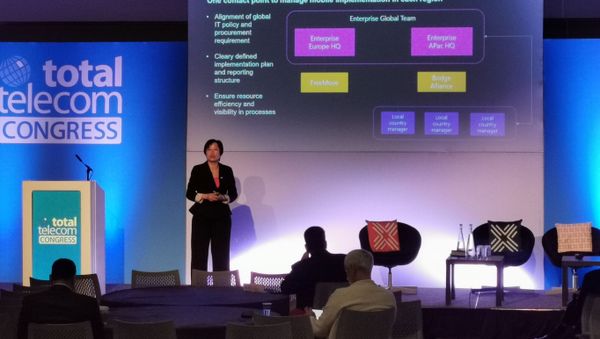 Bridge Alliance CEO Geok Chwee Ong delivers speech on impact of 5G procurement and alignment amongst global telcos at the Total Telecom Congress 2019 in London, UK on 30 October, 2019 - Sputnik International