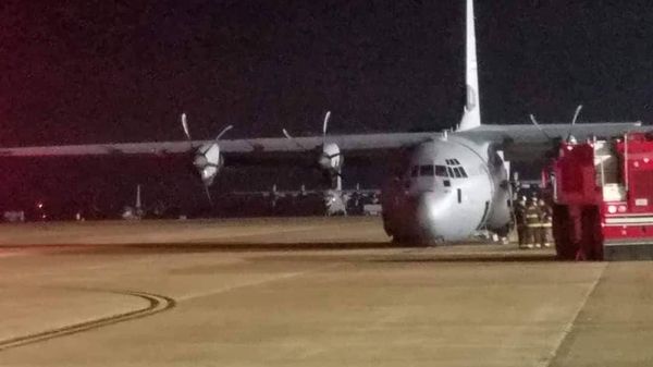 A C-130J Super Hercules with collapsed nose gear on the tarmac at Little Rock Air Force Base A C-130J Super Hercules with collapsed nose gear on the tarmac at Little Rock Air Force Base - Sputnik International
