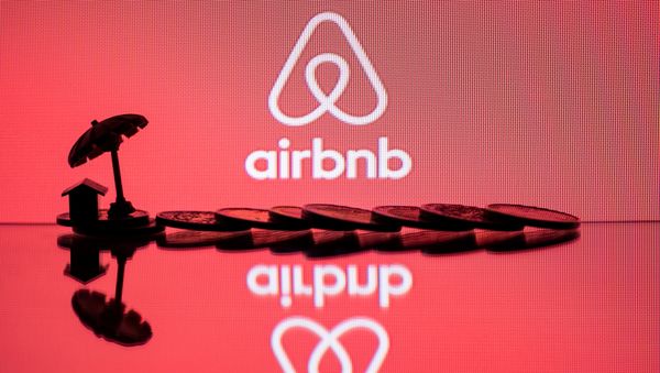 The logo of  rental website Airbnb - Sputnik International