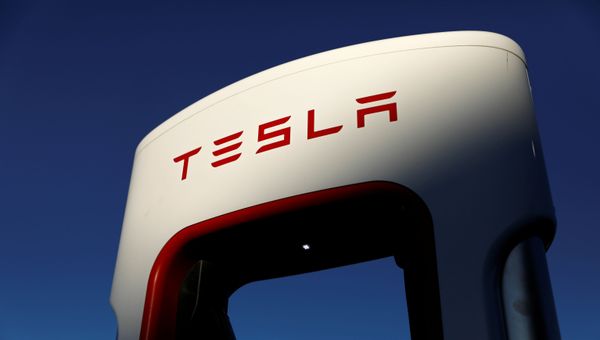 Tesla super chargers are shown in Mojave, California, U.S. July 10, 2019. - Sputnik International
